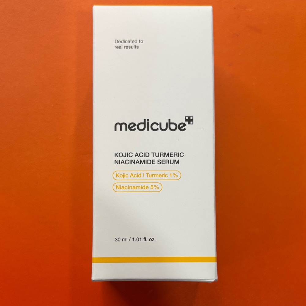 Medicube White and Orange Kojic Acid Turmeric Niacinamide Serum